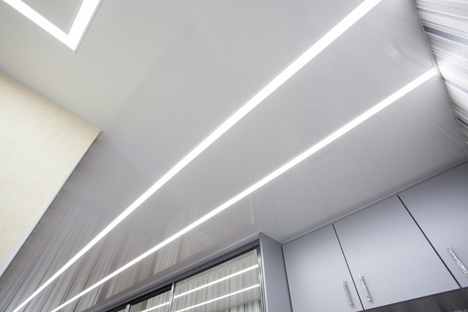 Заказать световые потолки с линией света в г. Усмань